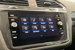 harmaa Volkswagen Tiguan 2022 kuva 22.