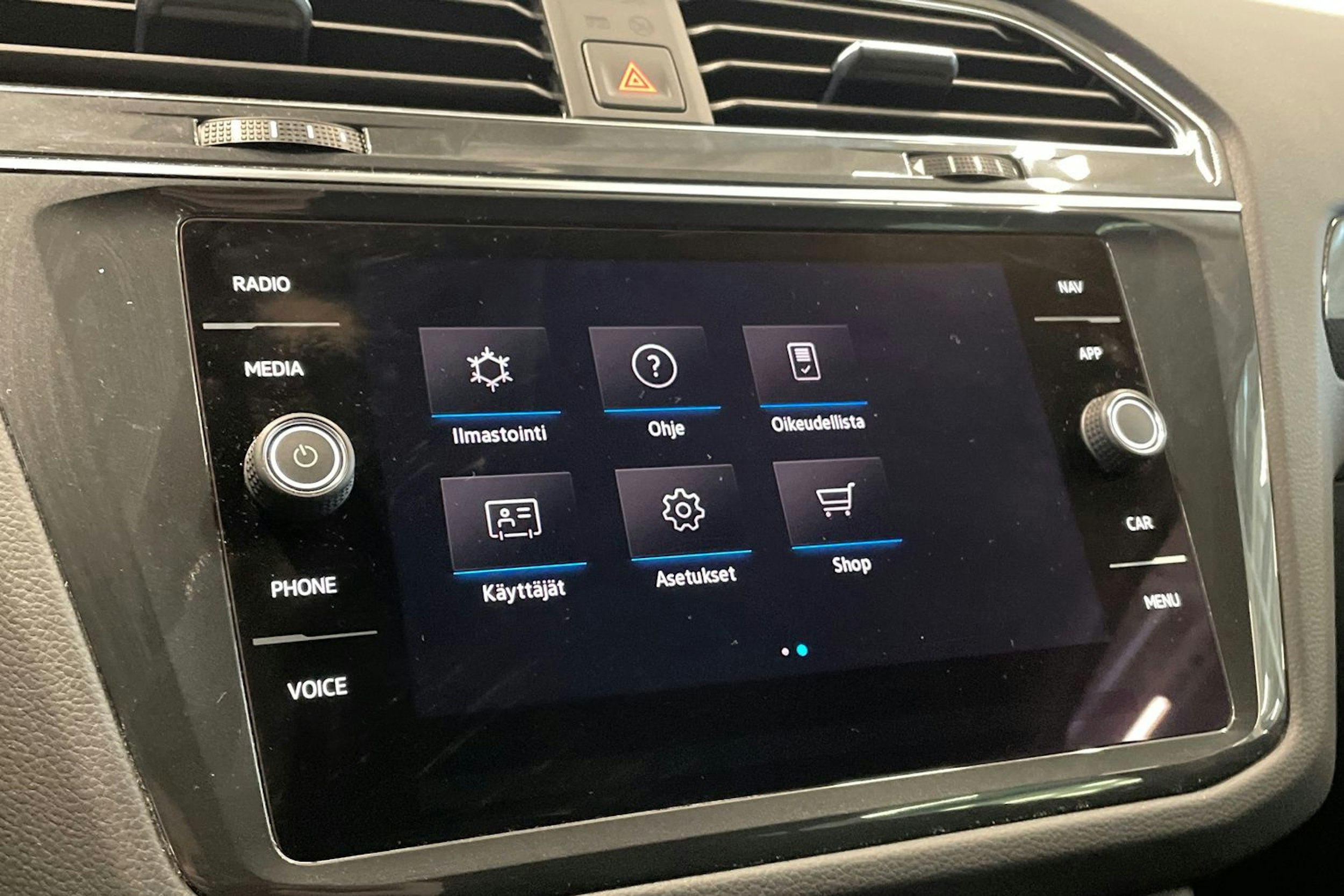 harmaa Volkswagen Tiguan 2022 kuva 23.