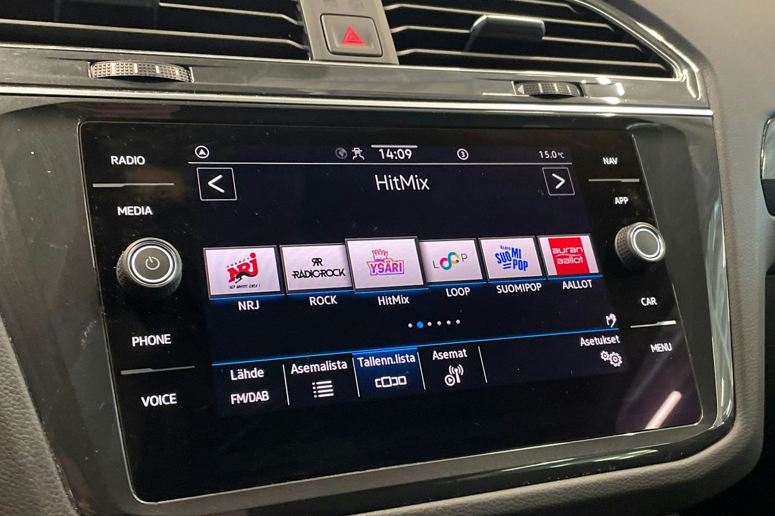 harmaa Volkswagen Tiguan 2022 kuva 24.