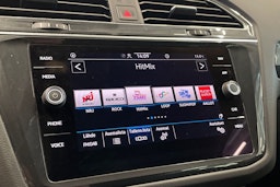 harmaa Volkswagen Tiguan 2022 kuva 24.