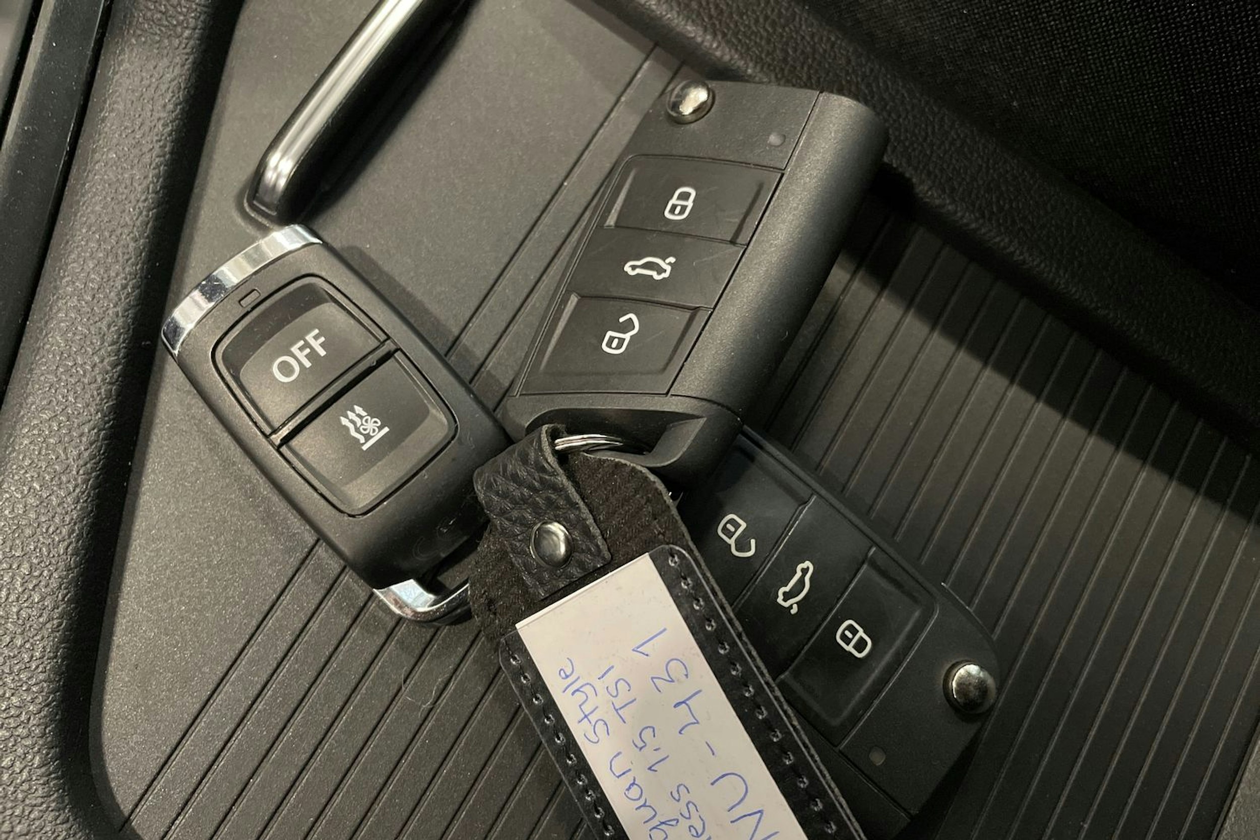 harmaa Volkswagen Tiguan 2022 kuva 33.