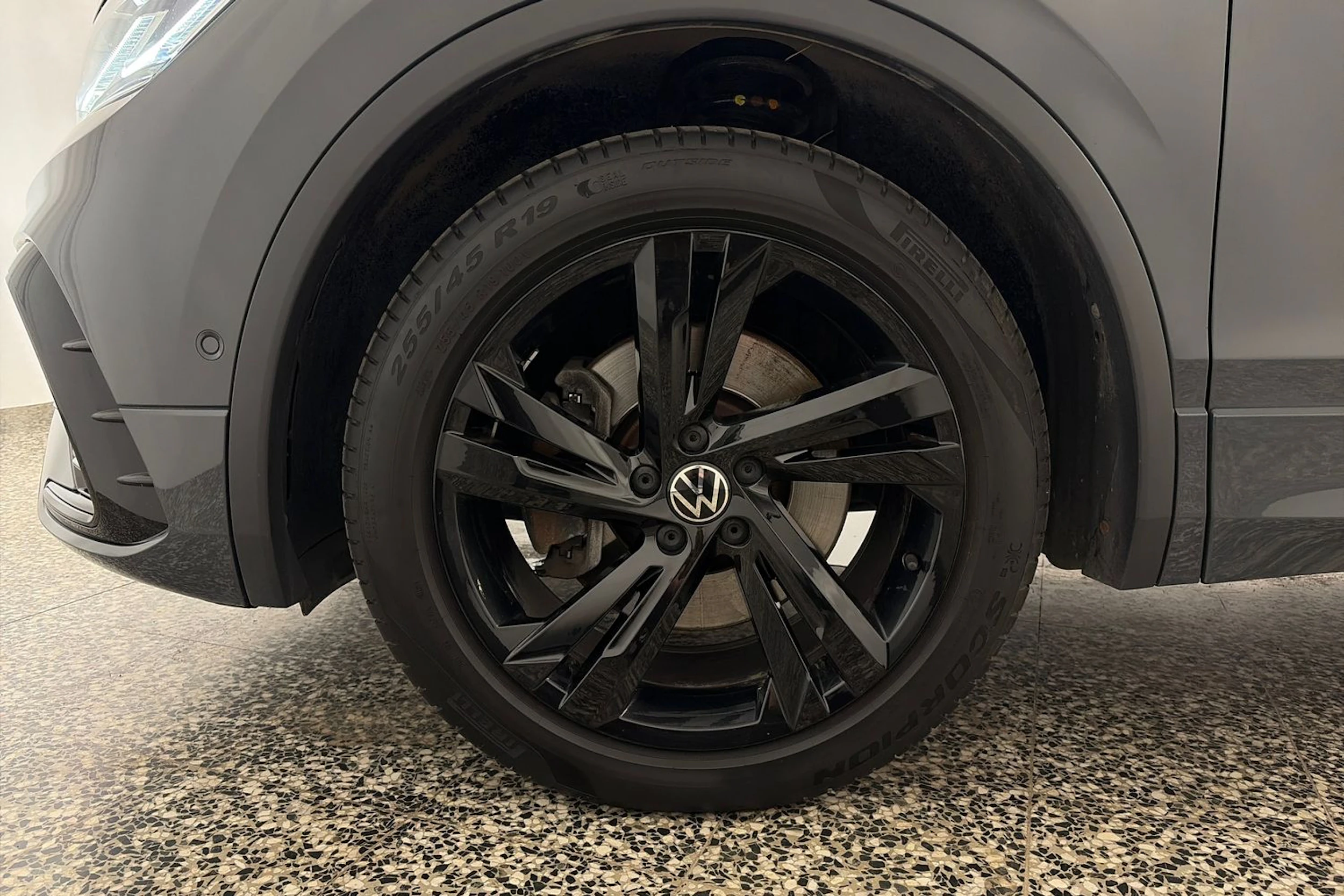 met. harmaa Volkswagen Tiguan 2022 kuva 10.
