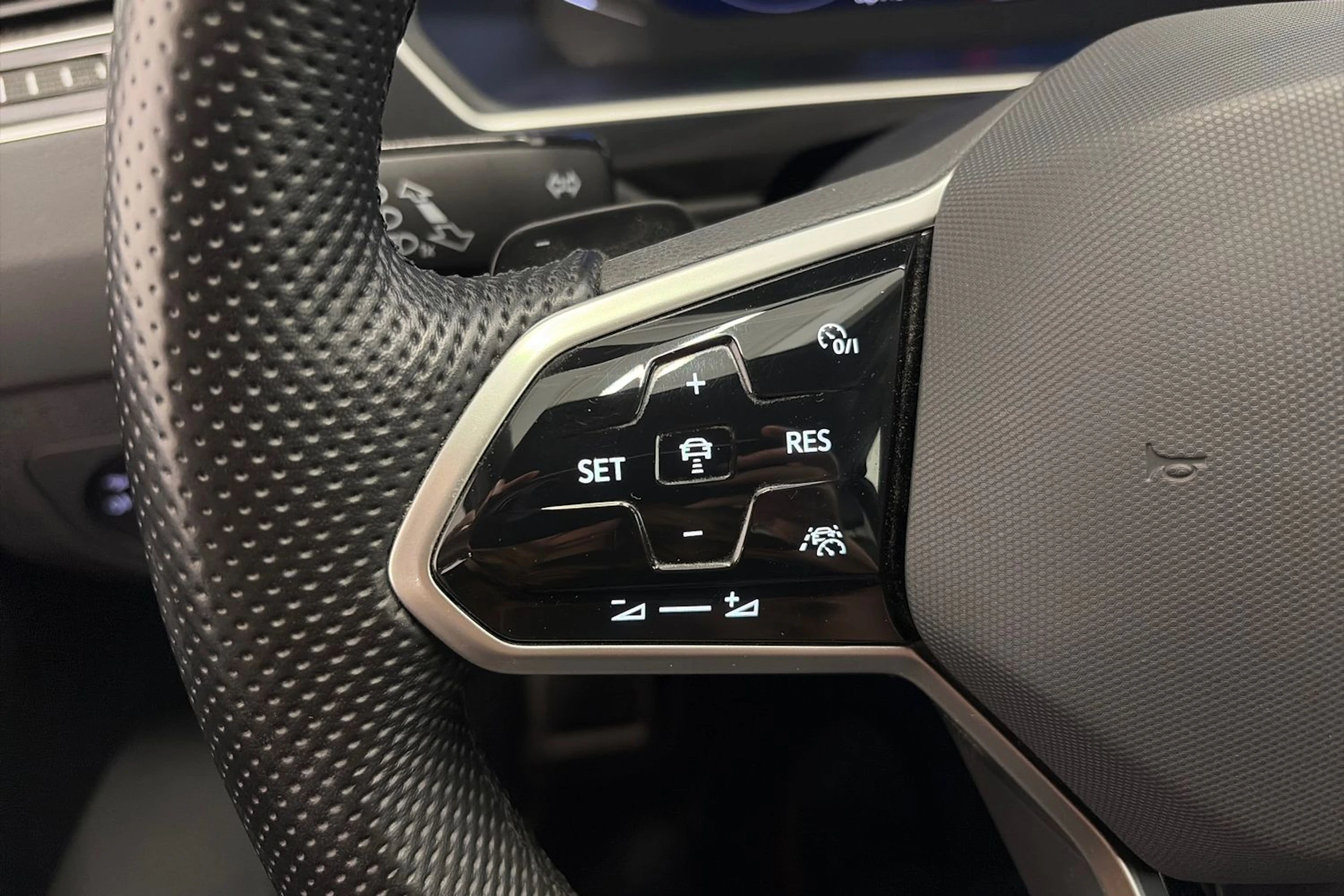 met. harmaa Volkswagen Tiguan 2022 kuva 17.
