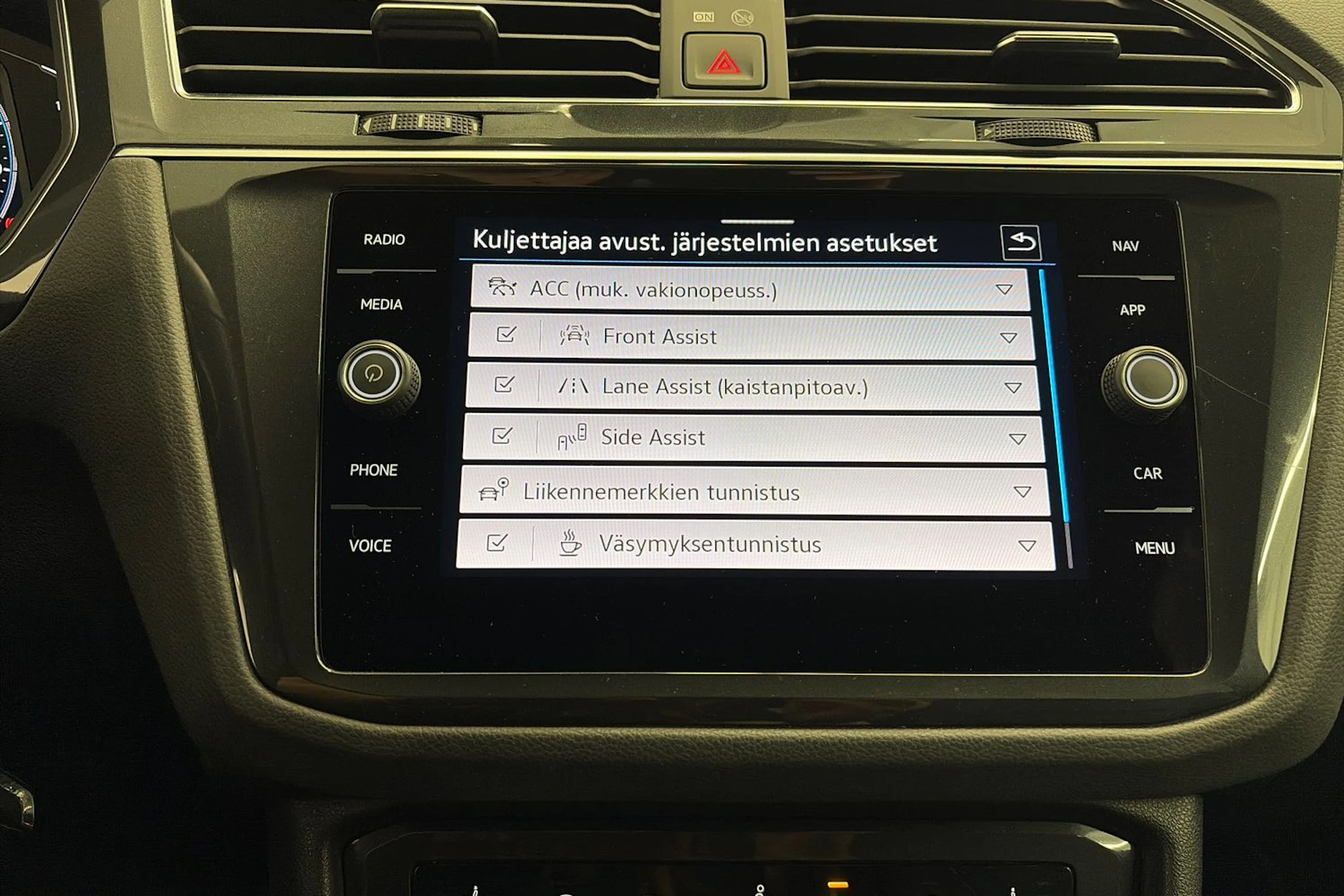met. harmaa Volkswagen Tiguan 2022 kuva 22.