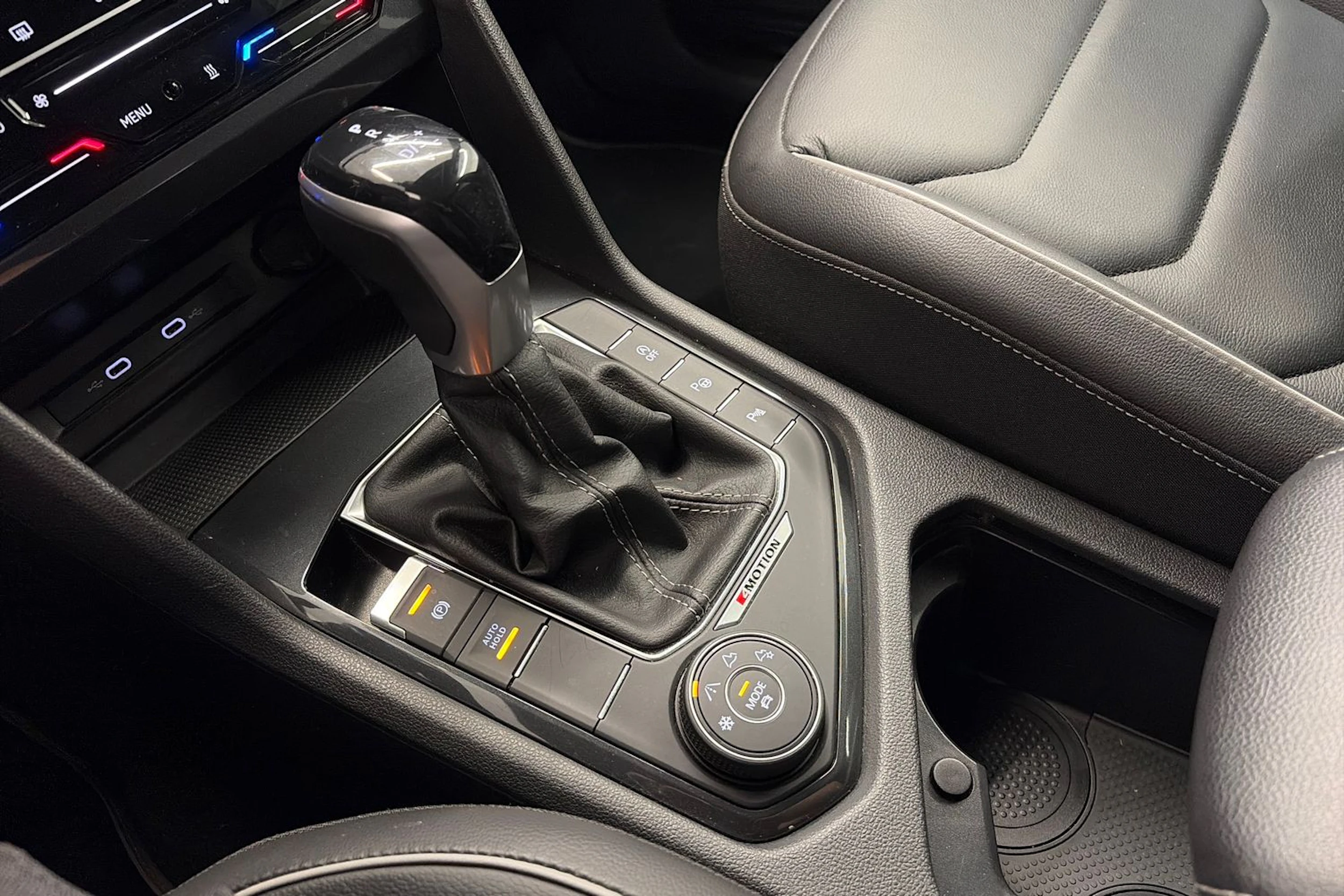 met. harmaa Volkswagen Tiguan 2022 kuva 28.