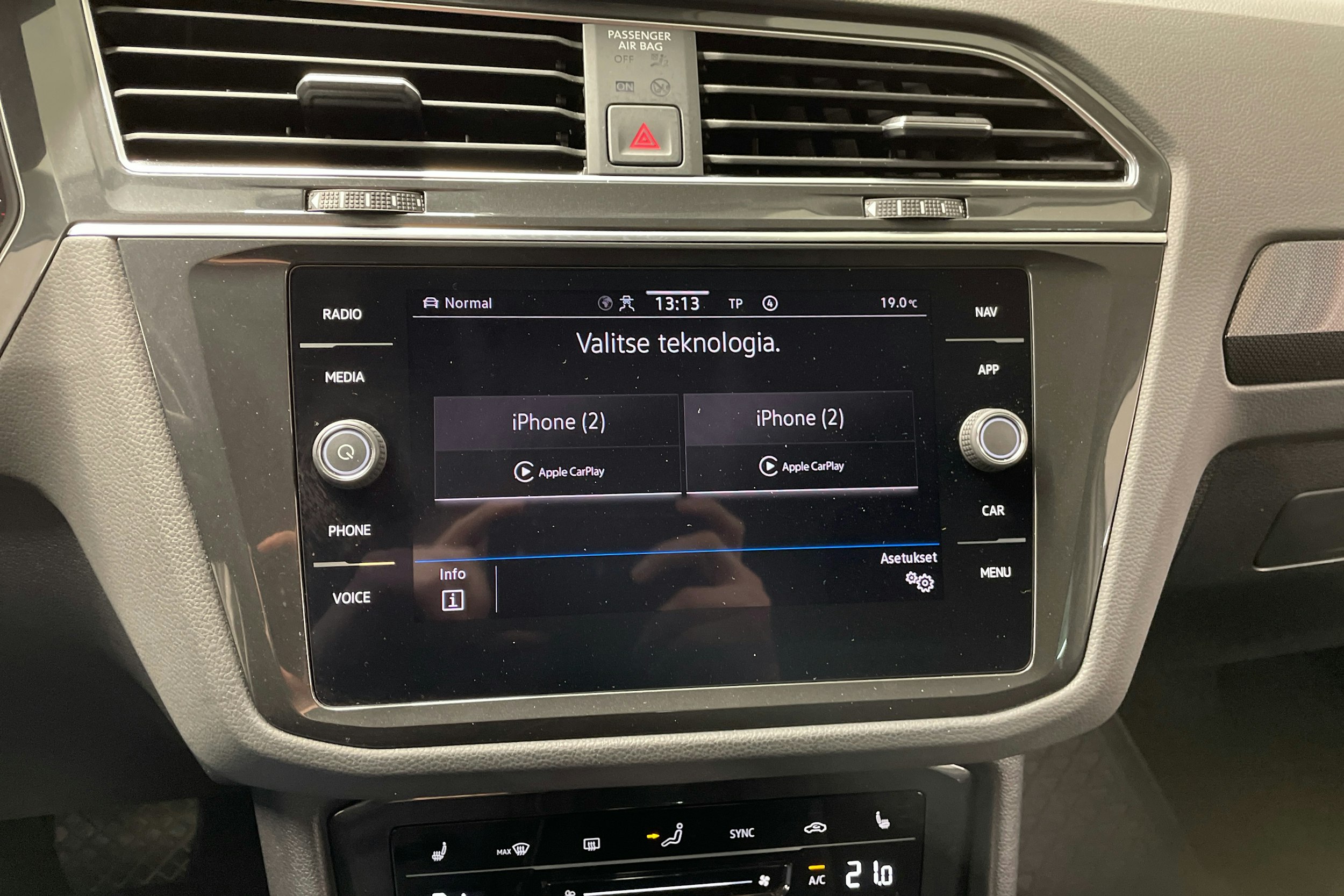 valkoinen Volkswagen Tiguan 2022 kuva 17.