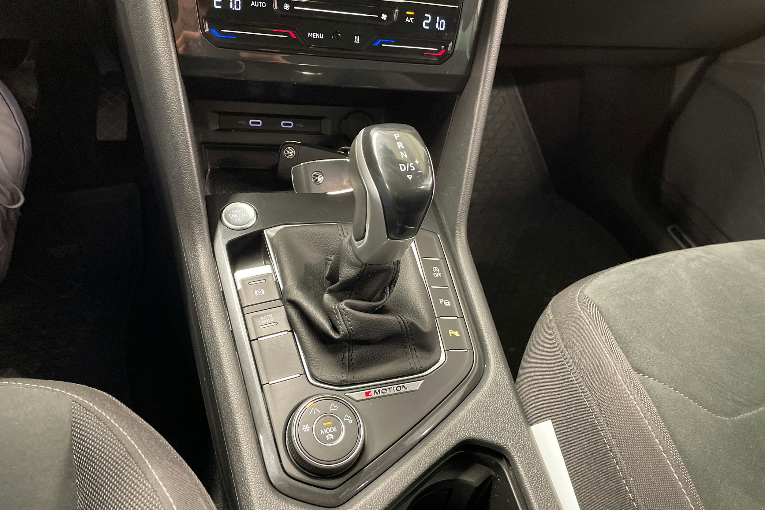 valkoinen Volkswagen Tiguan 2022 kuva 19.