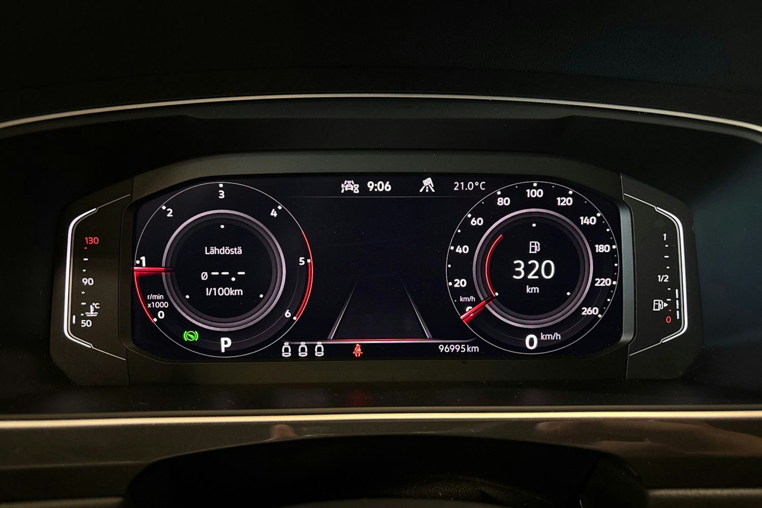 ruskea (beige) Volkswagen Tiguan 2022 kuva 17.