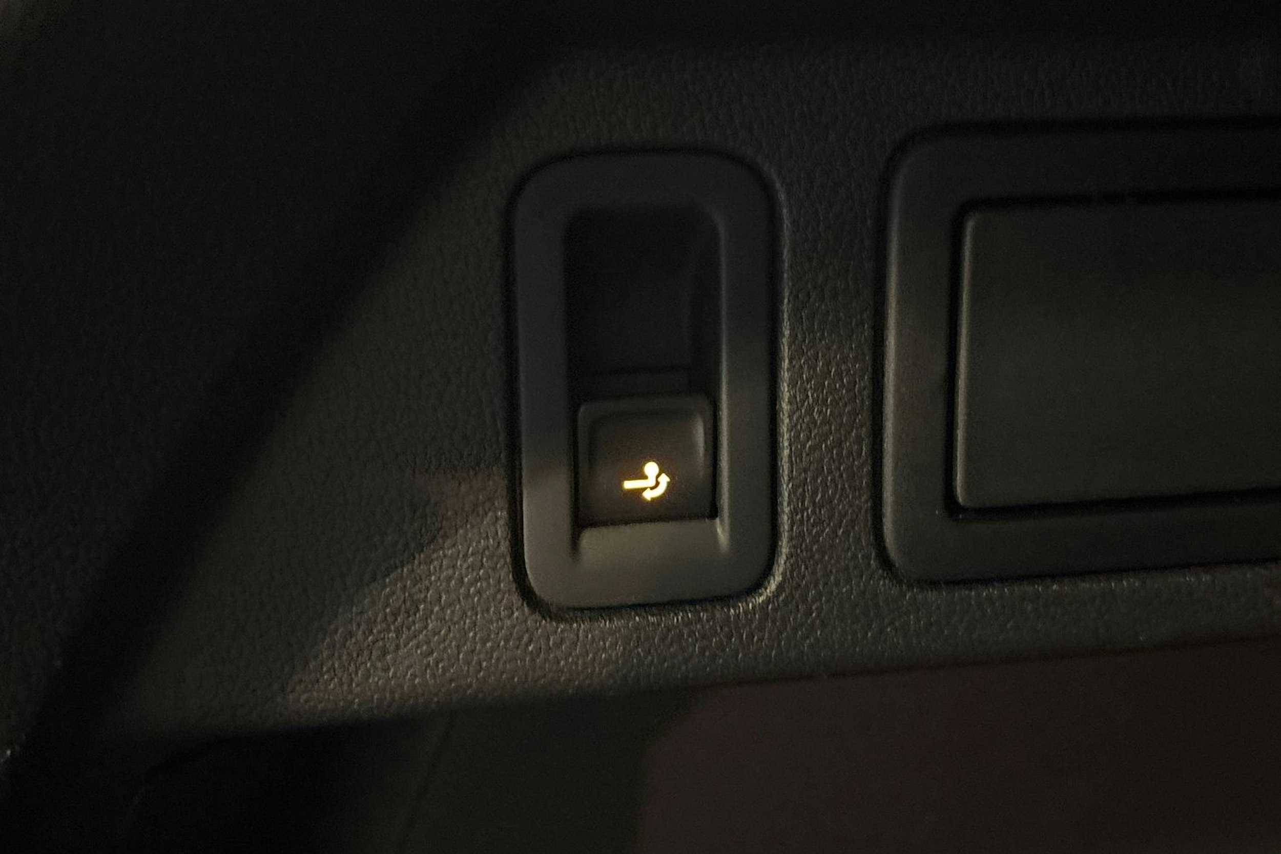 ruskea (beige) Volkswagen Tiguan 2022 kuva 21.