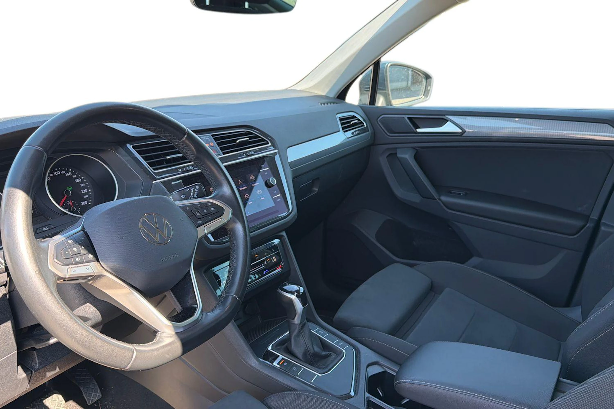 sininen Volkswagen Tiguan 2022 kuva 3.