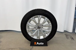 sininen Volkswagen Tiguan 2022 kuva 11.