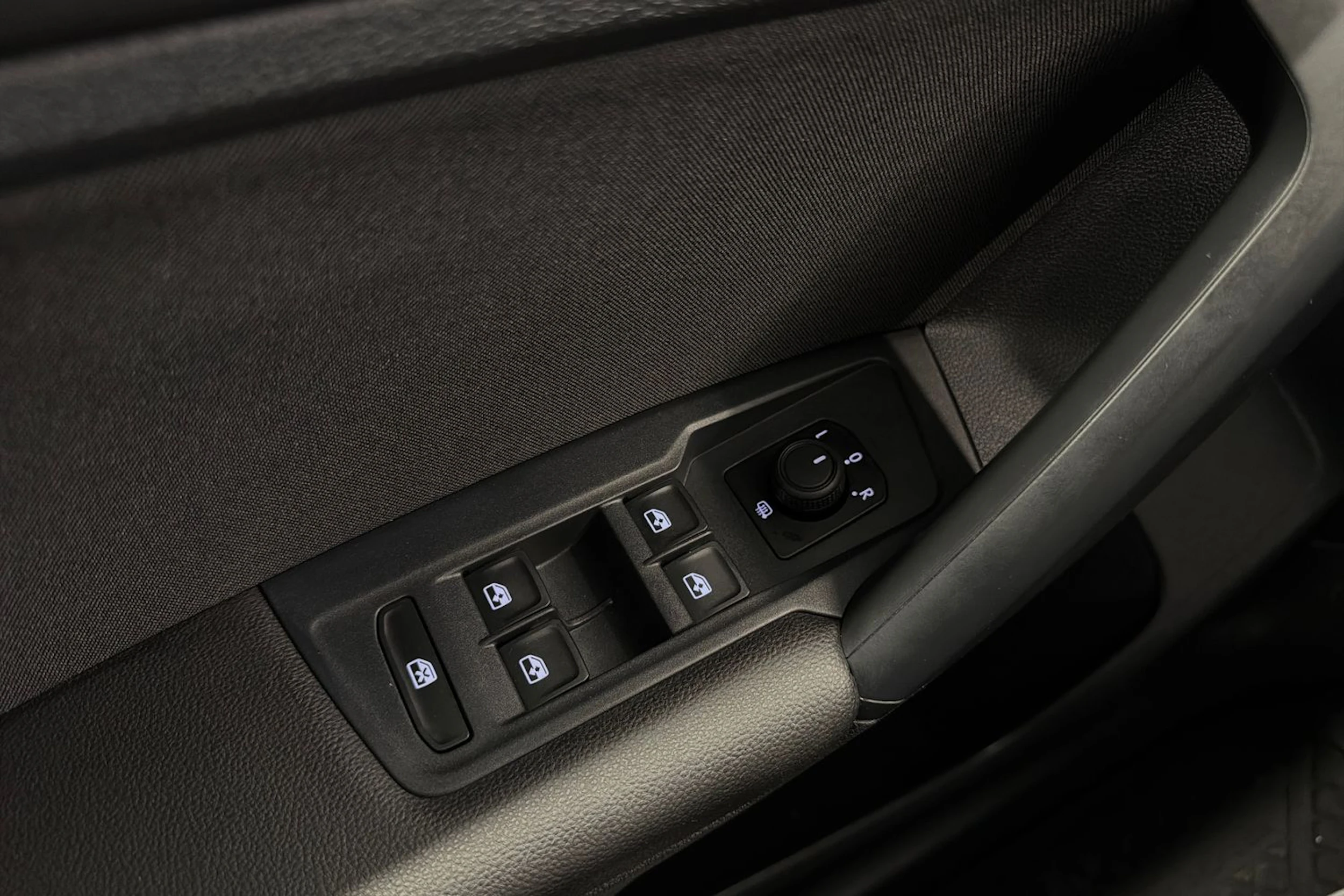 sininen Volkswagen Tiguan 2022 kuva 17.