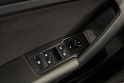 sininen Volkswagen Tiguan 2022 kuva 17.