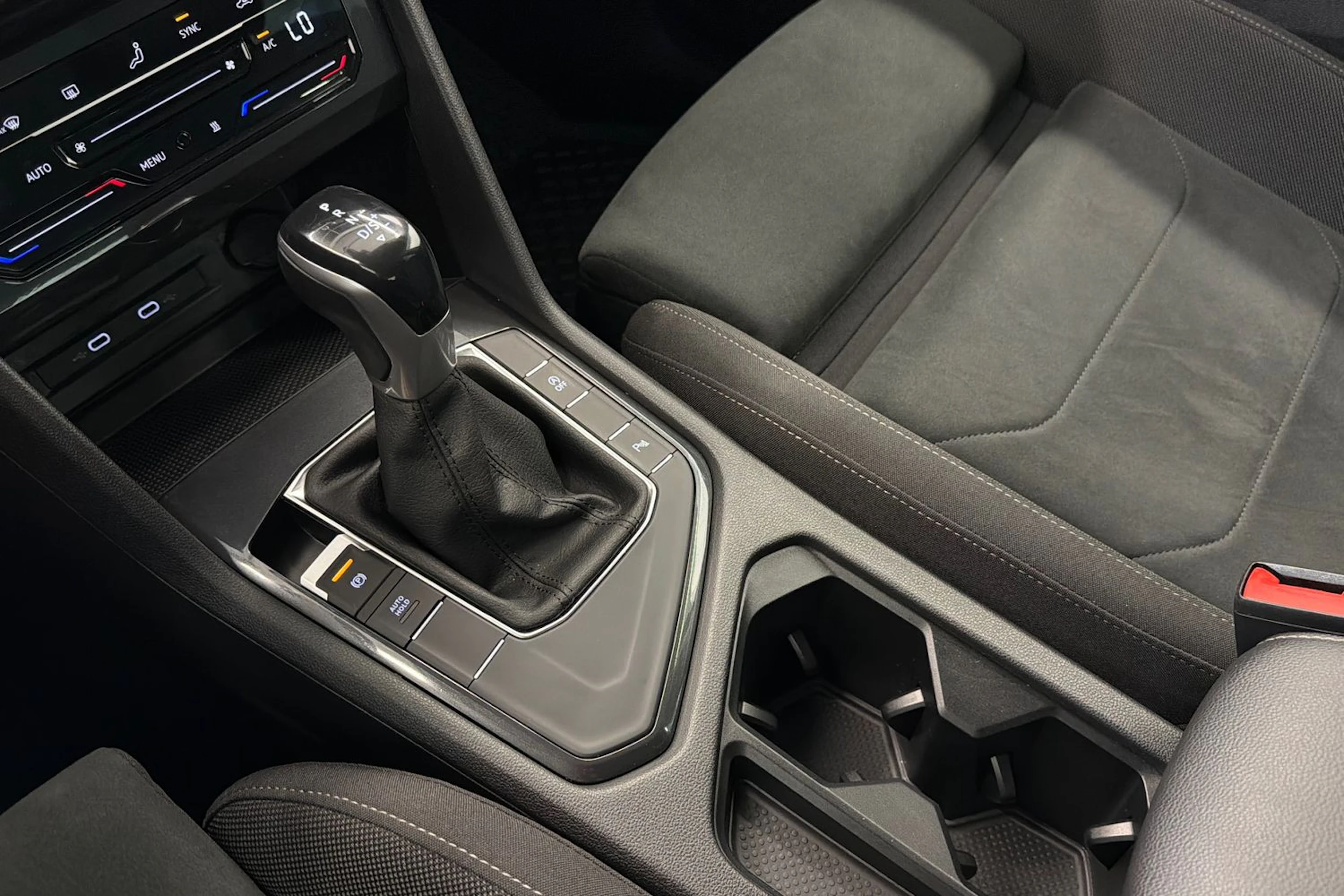 sininen Volkswagen Tiguan 2022 kuva 21.