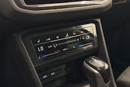 sininen Volkswagen Tiguan 2022 kuva 22.