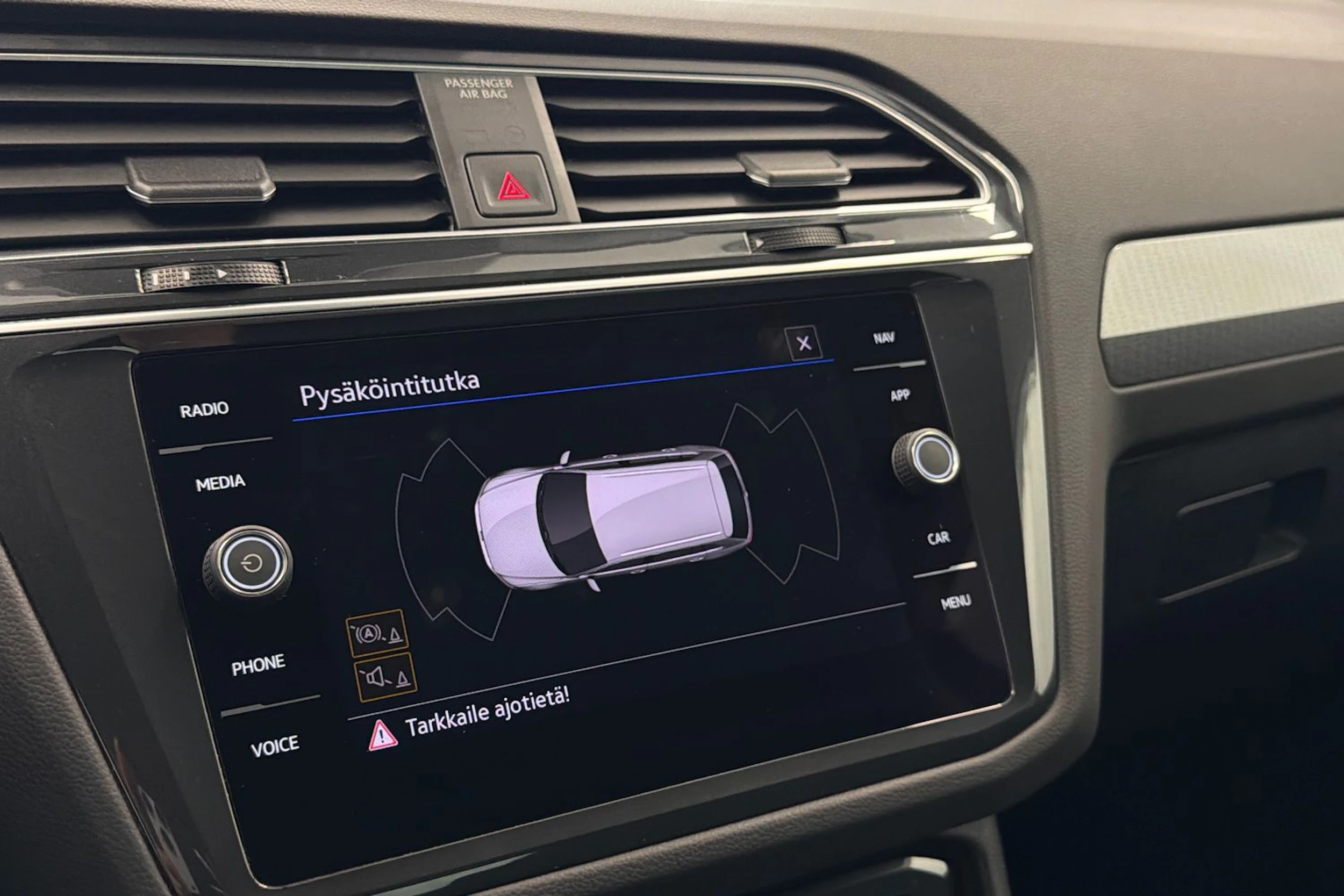 sininen Volkswagen Tiguan 2022 kuva 27.