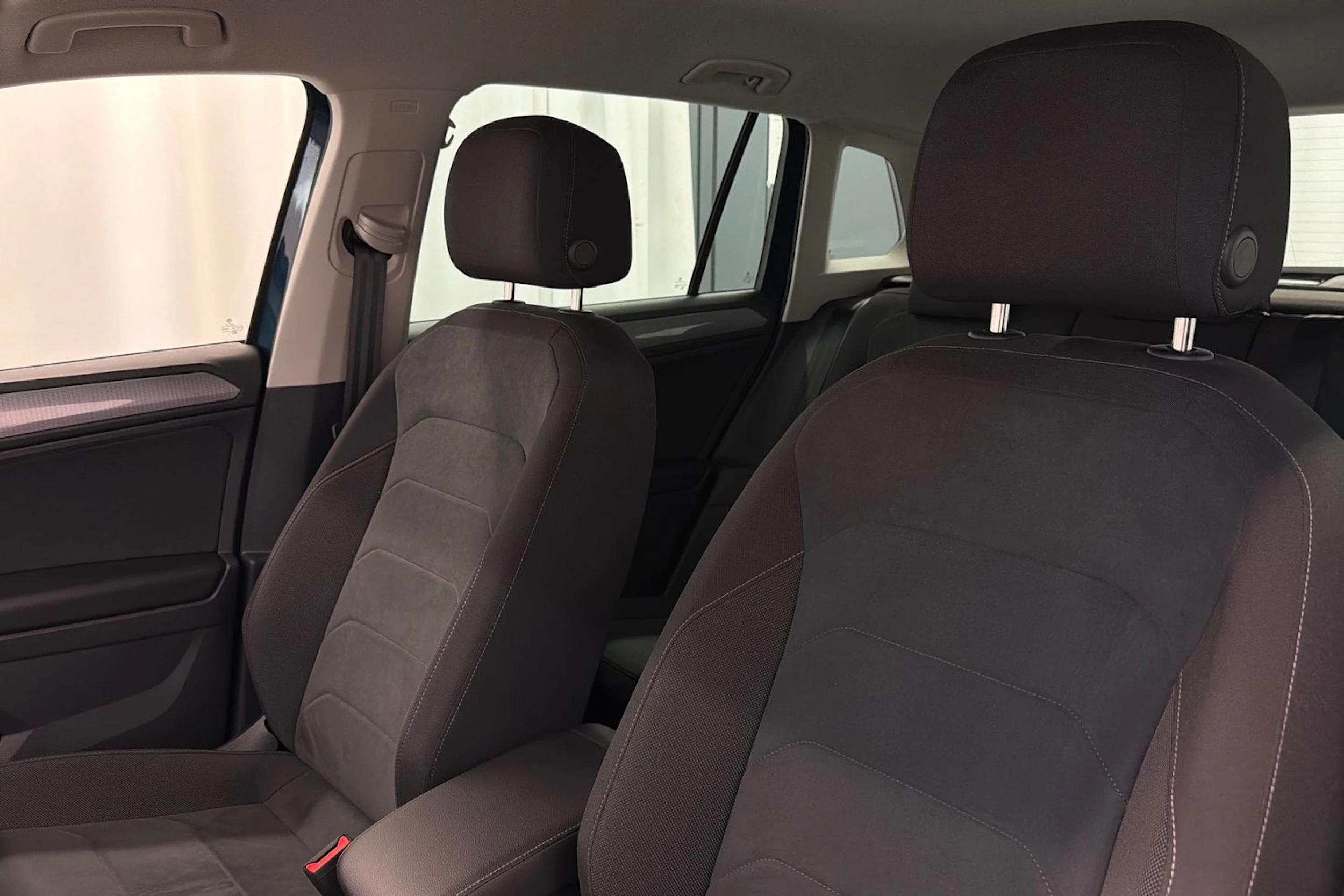 sininen Volkswagen Tiguan 2022 kuva 28.