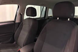 sininen Volkswagen Tiguan 2022 kuva 28.