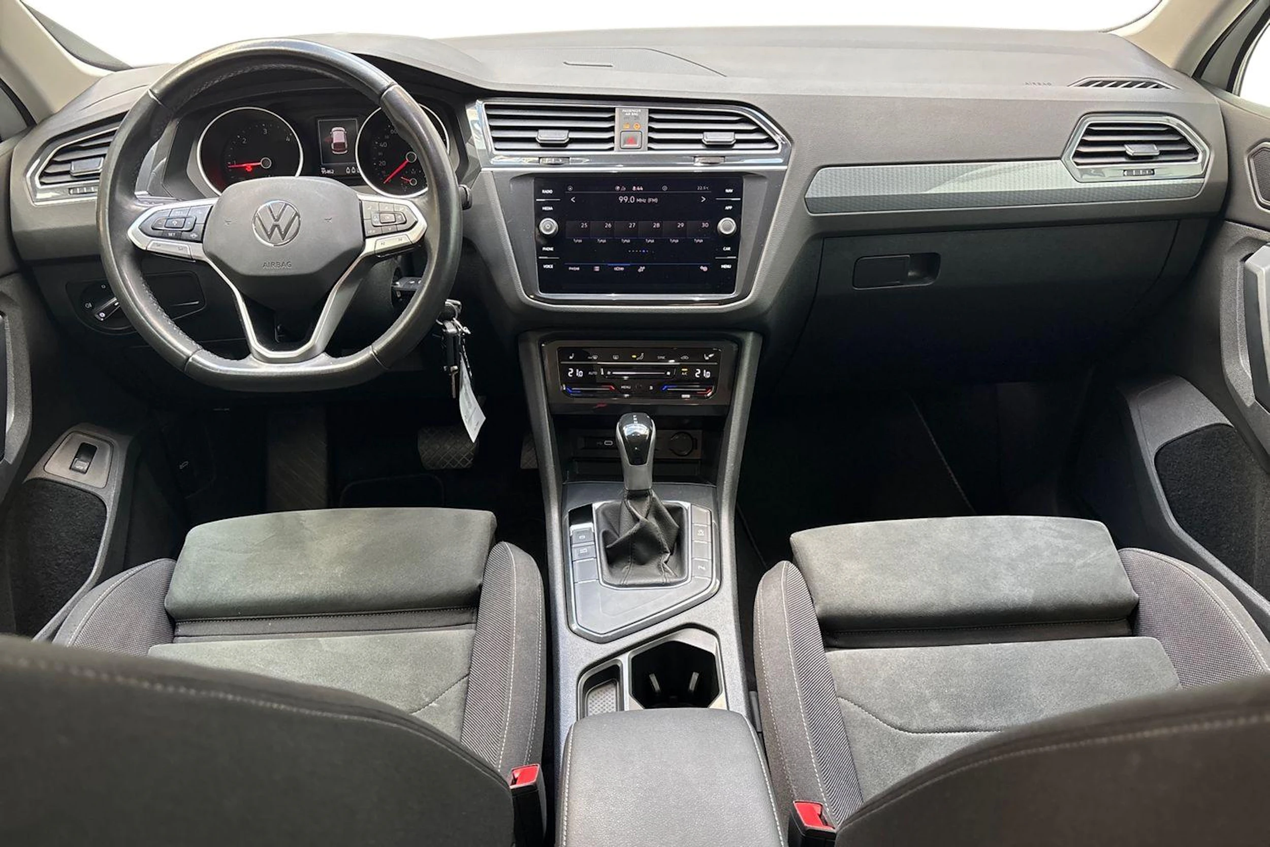 valkoinen Volkswagen Tiguan 2022 kuva 7.