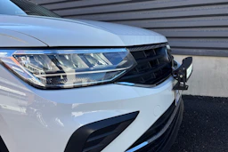 valkoinen Volkswagen Tiguan 2022 kuva 11.