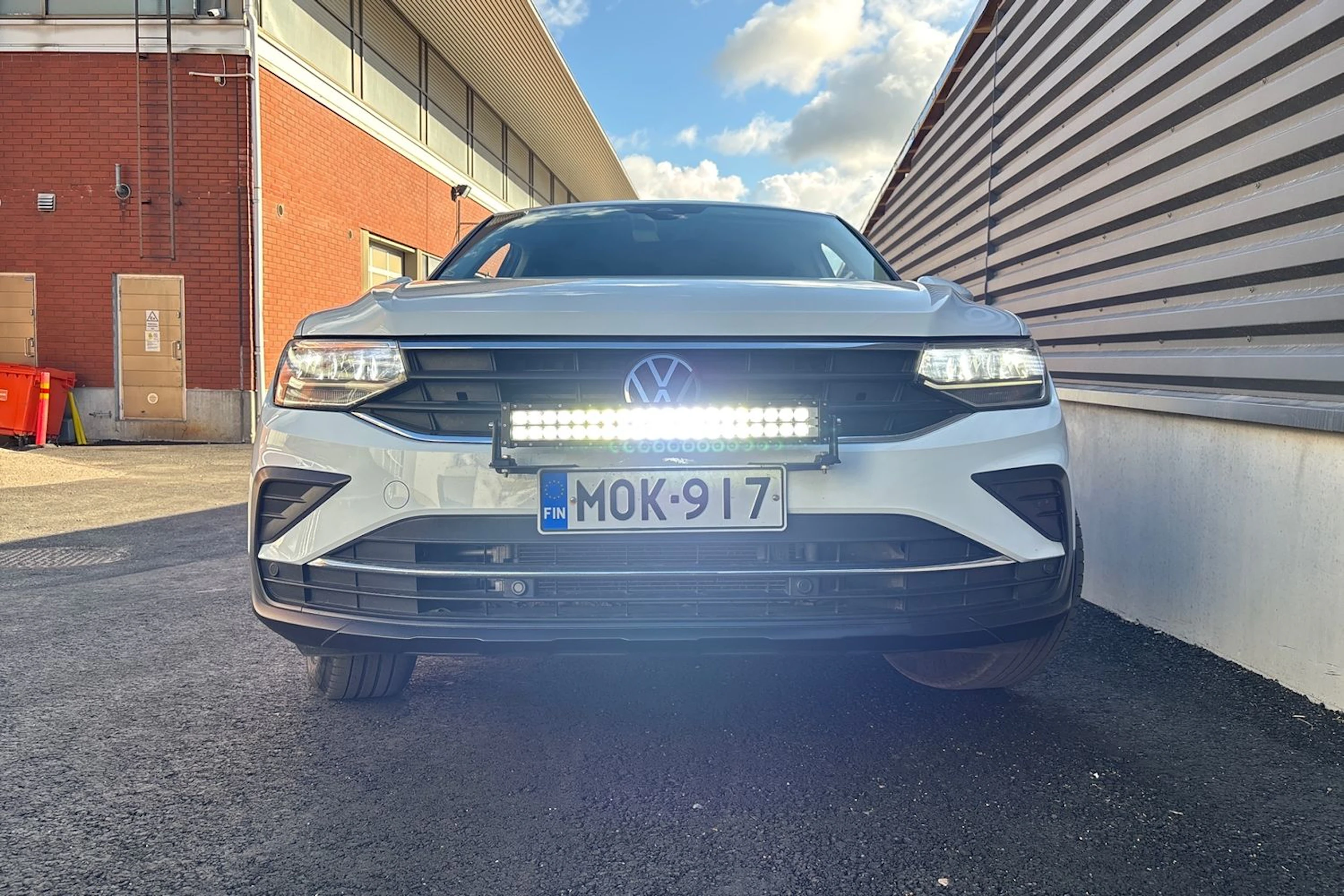 valkoinen Volkswagen Tiguan 2022 kuva 12.