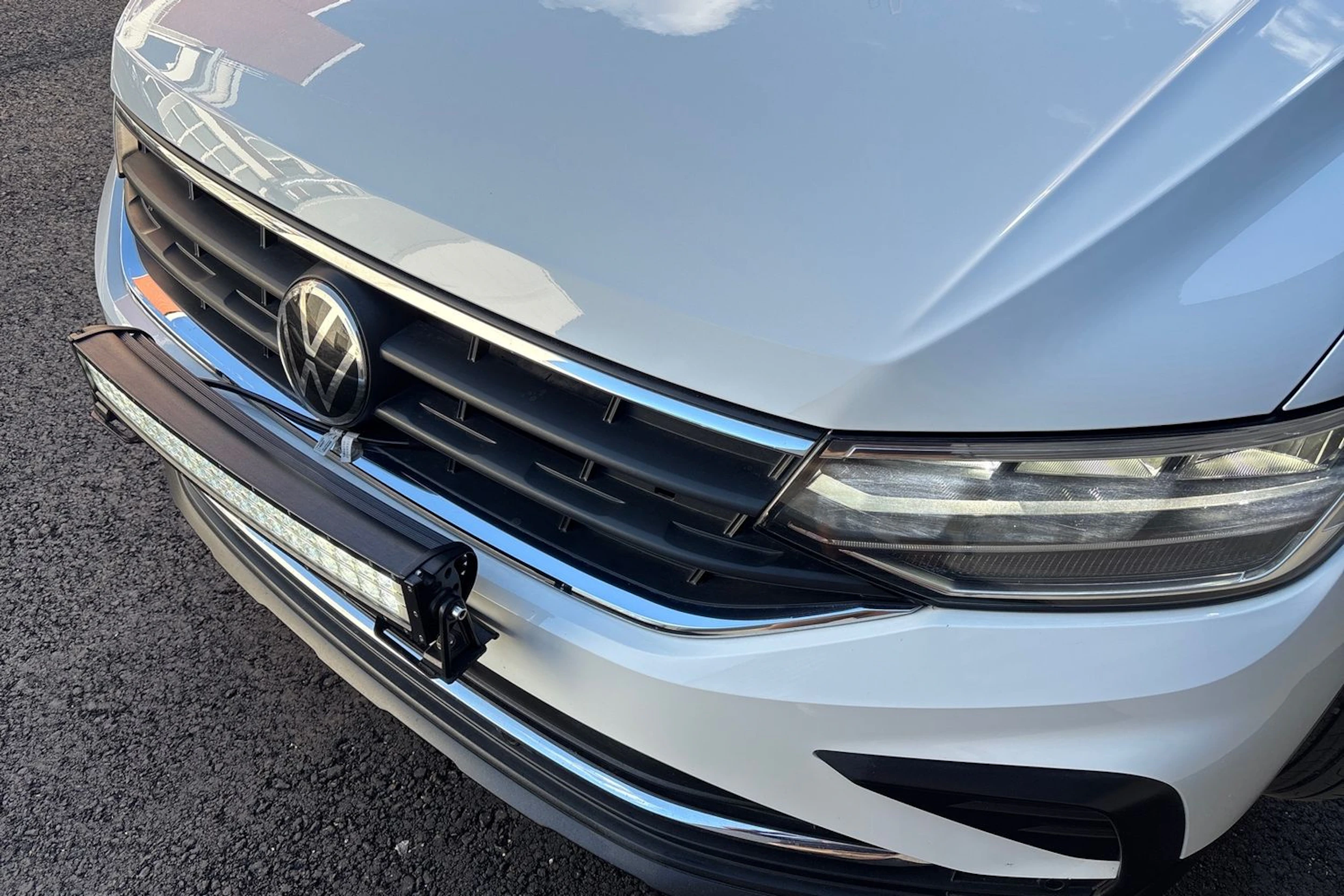 valkoinen Volkswagen Tiguan 2022 kuva 13.