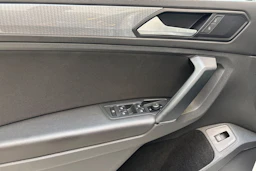 valkoinen Volkswagen Tiguan 2022 kuva 22.