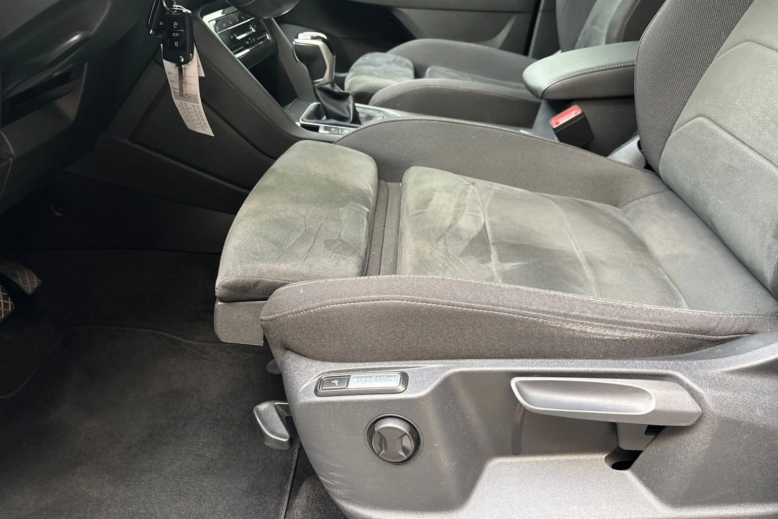 valkoinen Volkswagen Tiguan 2022 kuva 23.