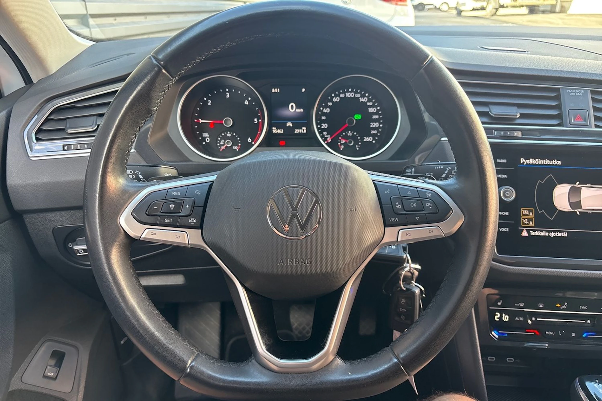 valkoinen Volkswagen Tiguan 2022 kuva 25.