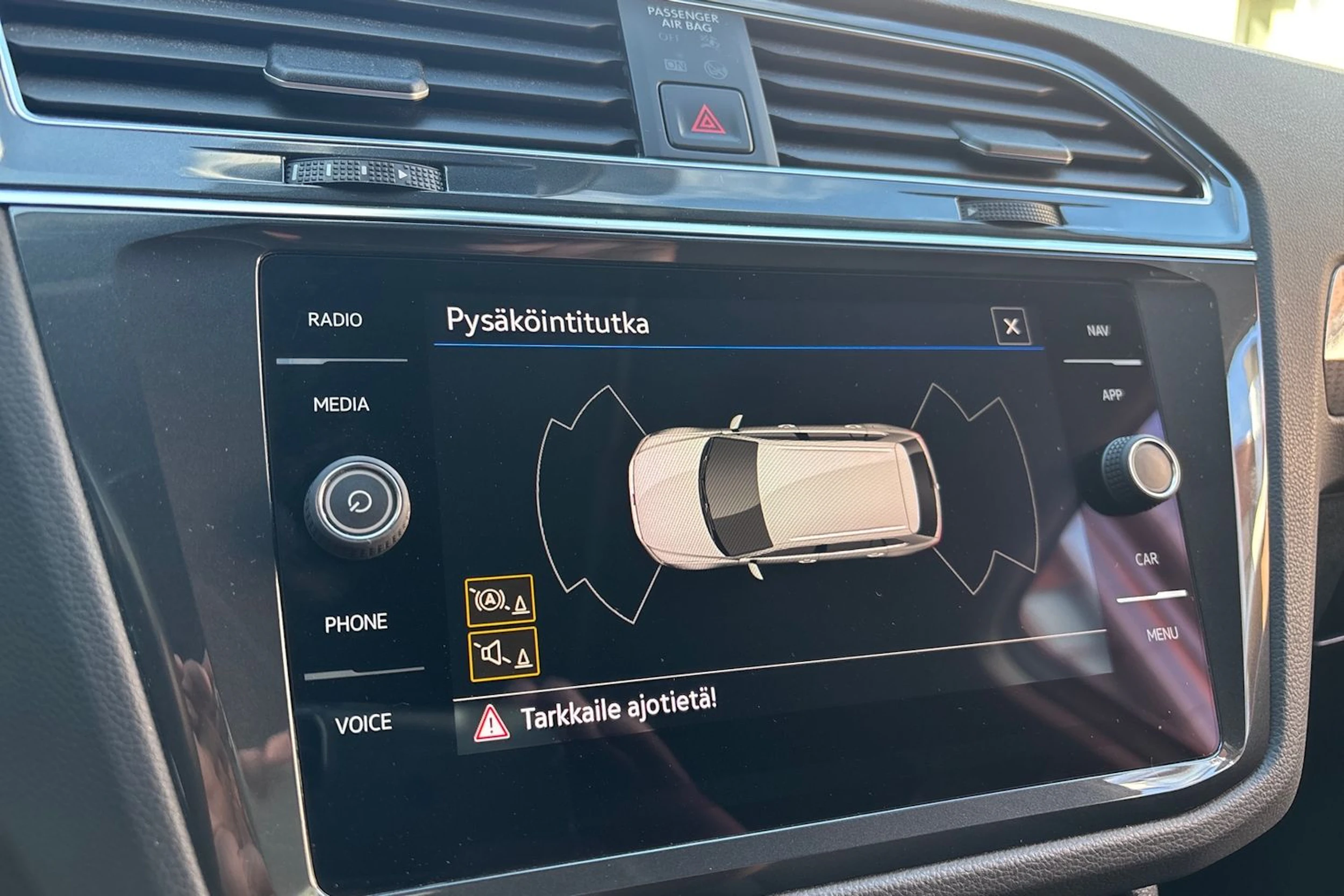 valkoinen Volkswagen Tiguan 2022 kuva 27.