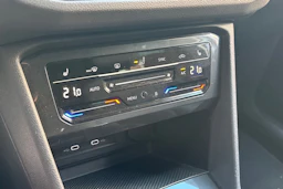 valkoinen Volkswagen Tiguan 2022 kuva 29.