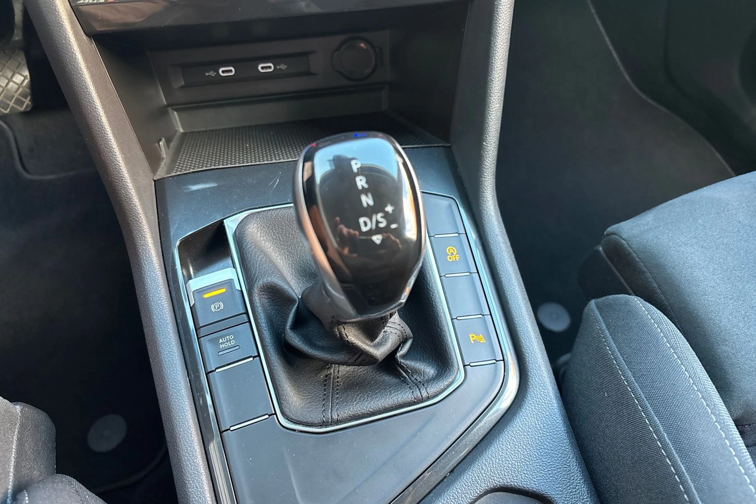 valkoinen Volkswagen Tiguan 2022 kuva 30.