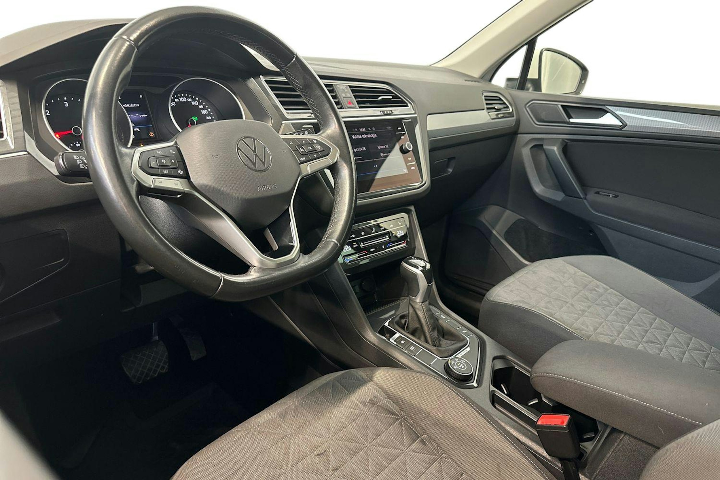 valkoinen Volkswagen Tiguan 2022 kuva 7.