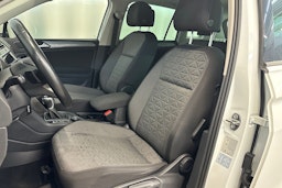 valkoinen Volkswagen Tiguan 2022 kuva 13.