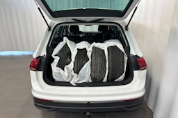 valkoinen Volkswagen Tiguan 2022 kuva 14.