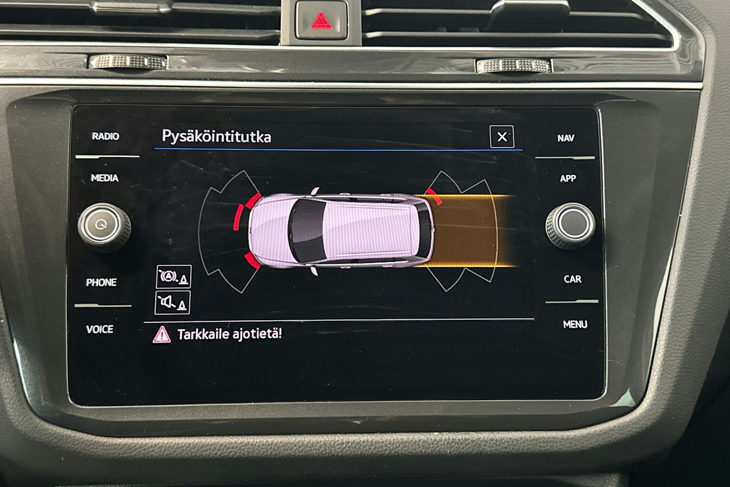 valkoinen Volkswagen Tiguan 2022 kuva 18.