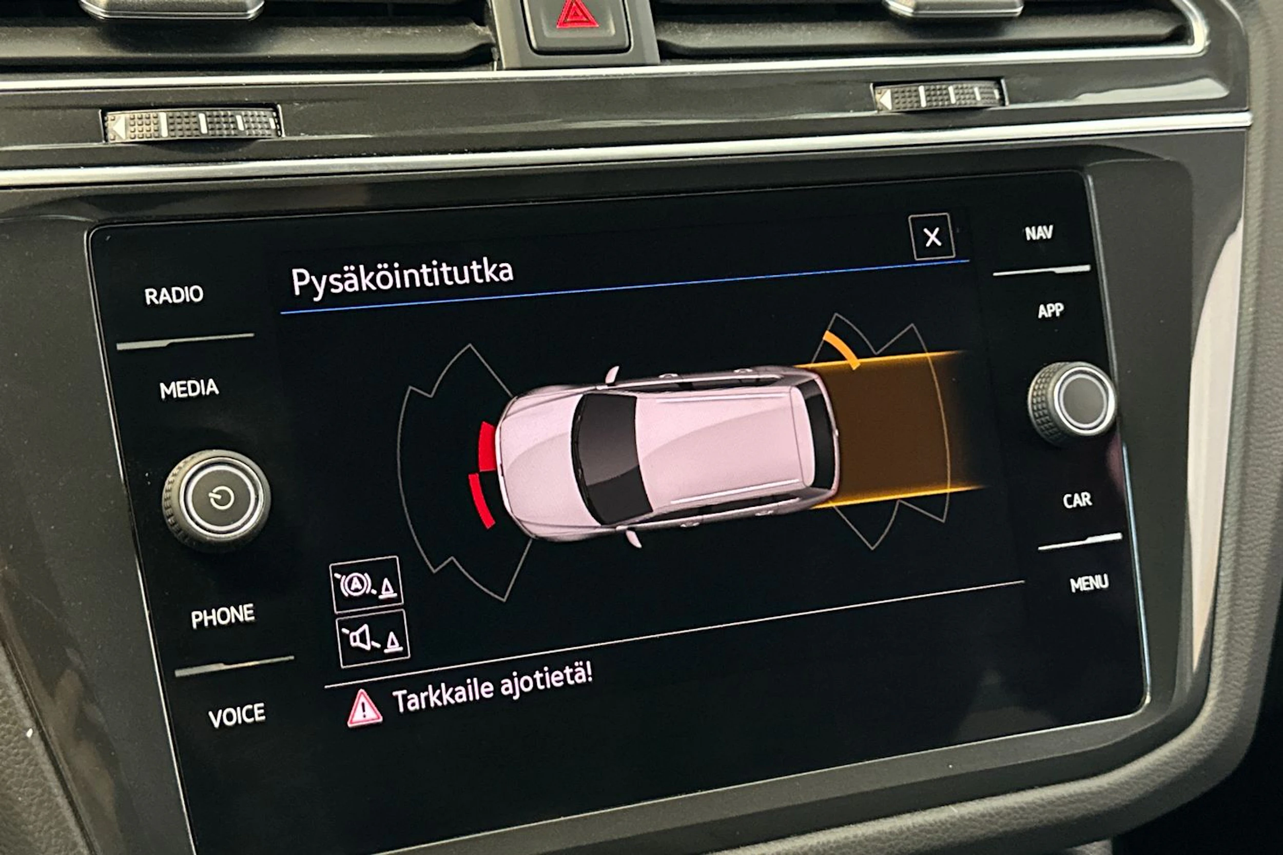 valkoinen Volkswagen Tiguan 2022 kuva 24.