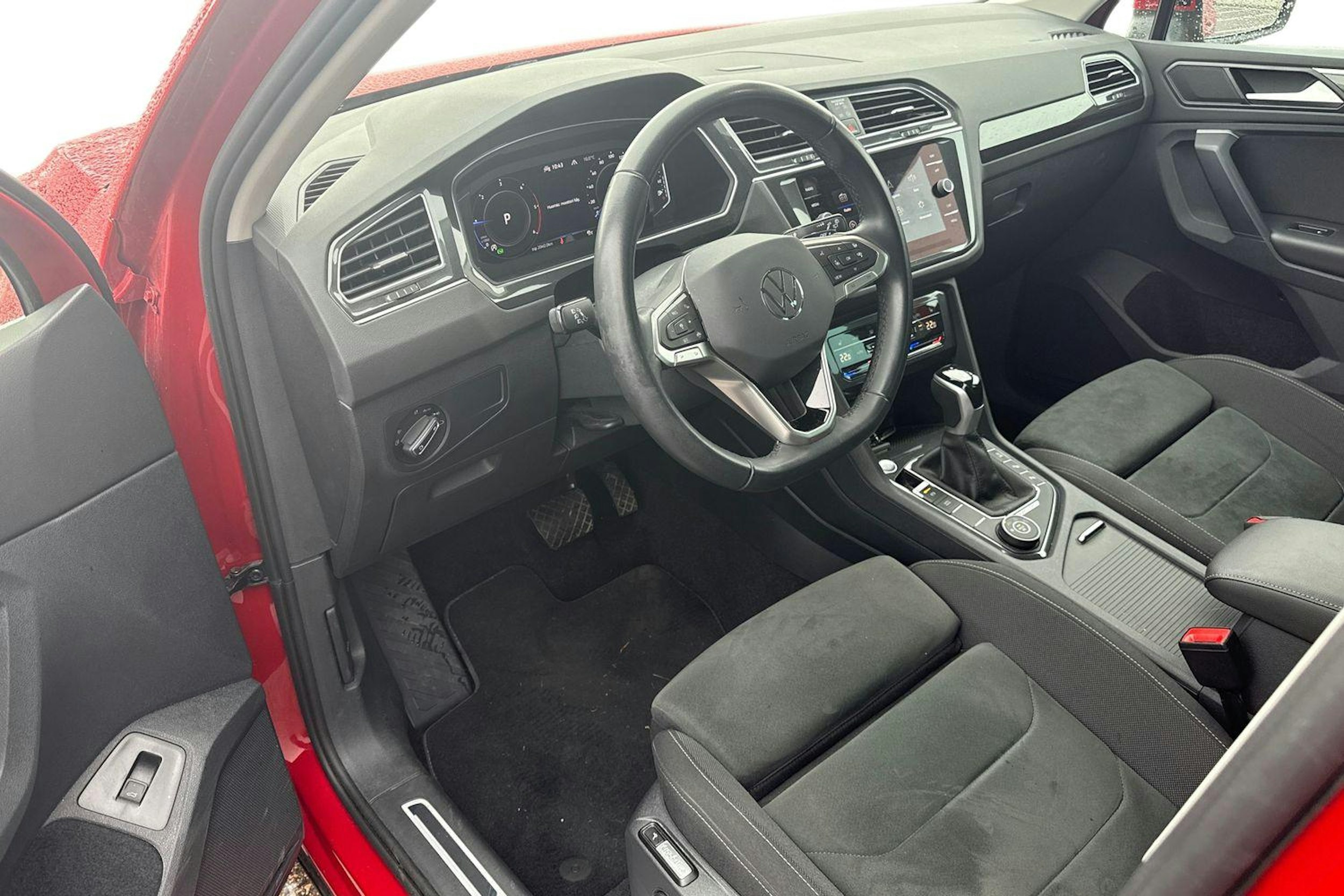 punainen Volkswagen Tiguan 2022 kuva 3.