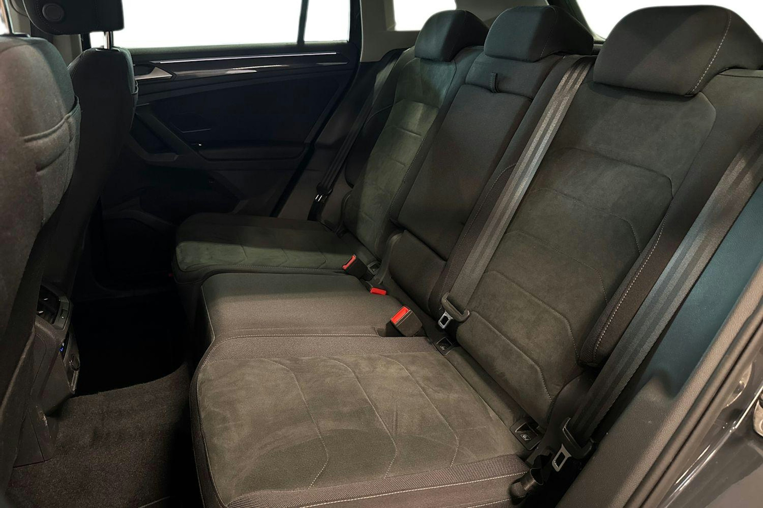 harmaa Volkswagen Tiguan 2022 kuva 10.
