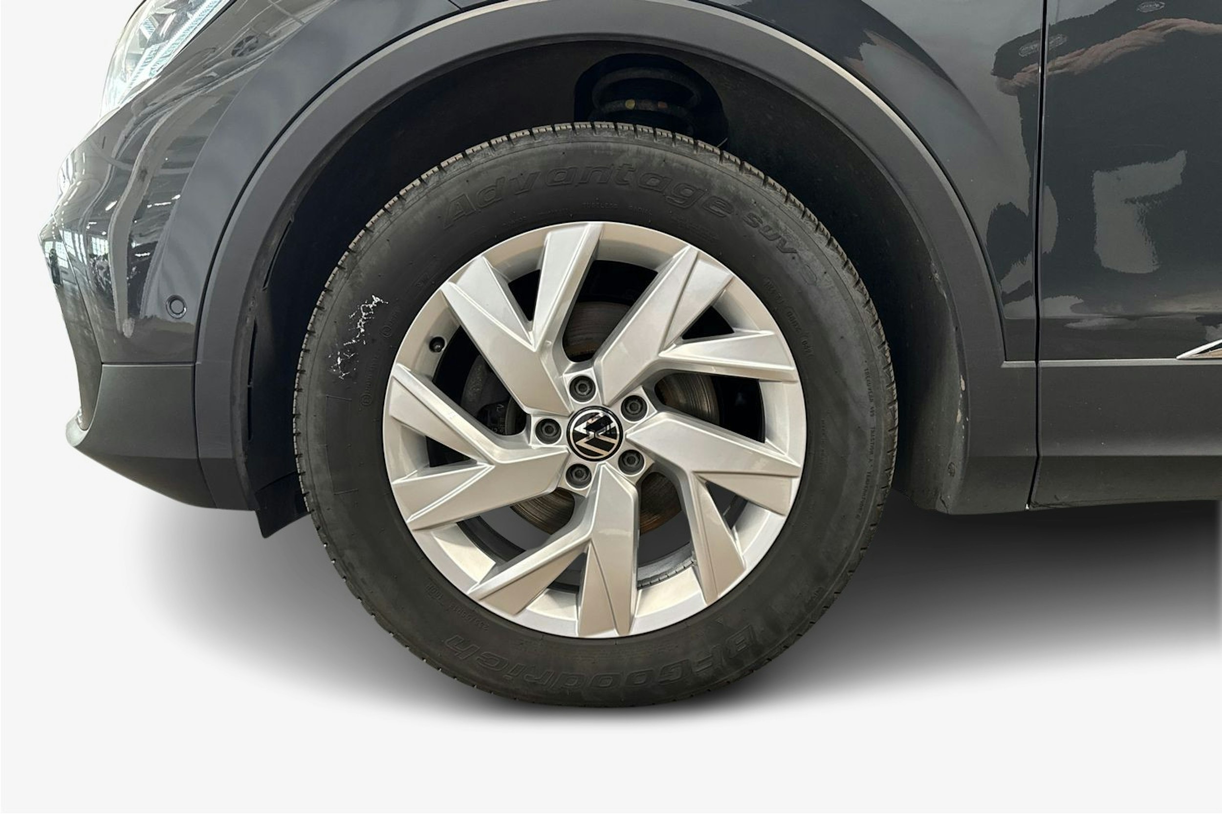 harmaa Volkswagen Tiguan 2022 kuva 11.