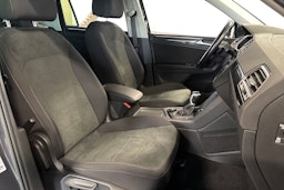 harmaa Volkswagen Tiguan 2022 kuva 21.