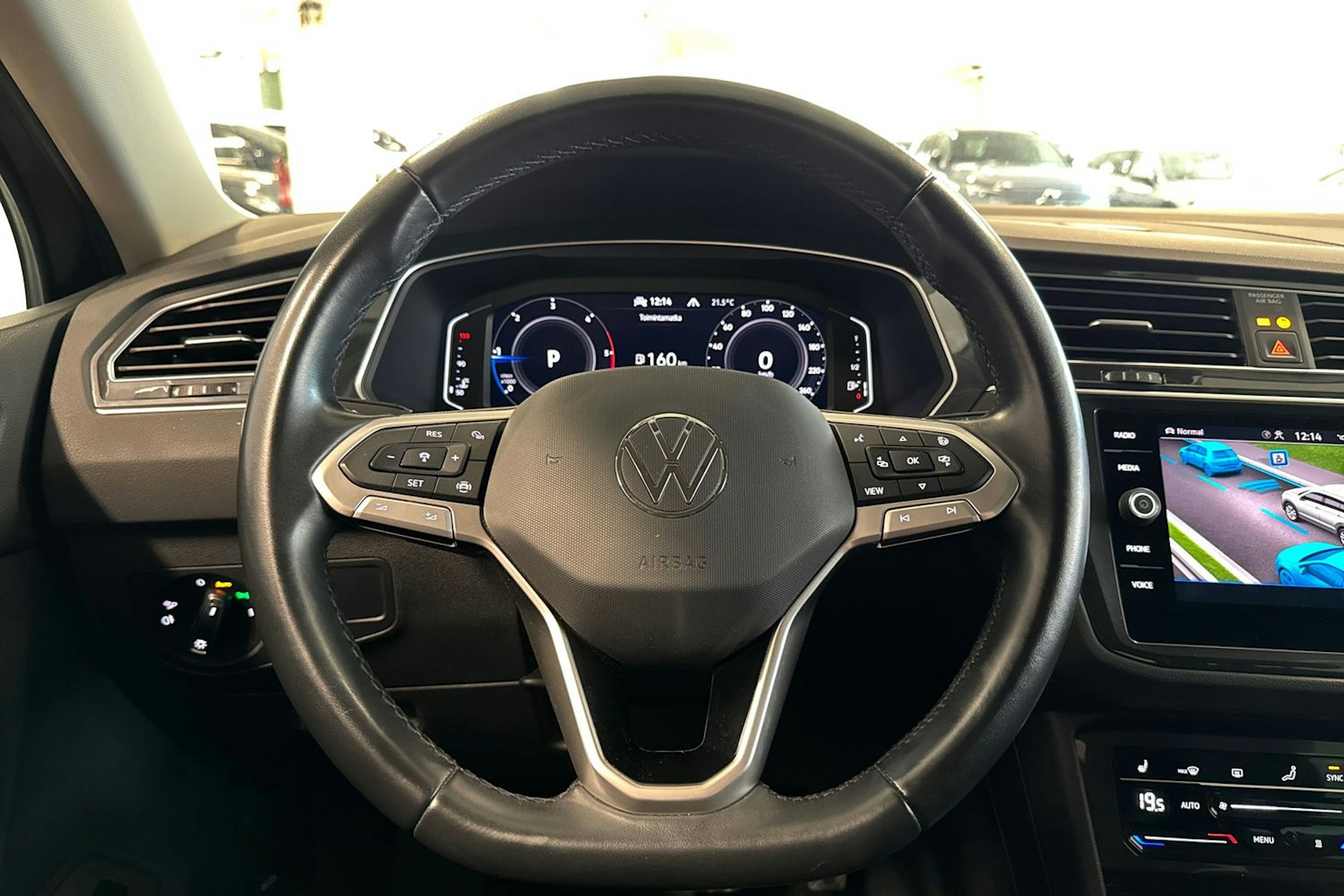 harmaa Volkswagen Tiguan 2022 kuva 24.