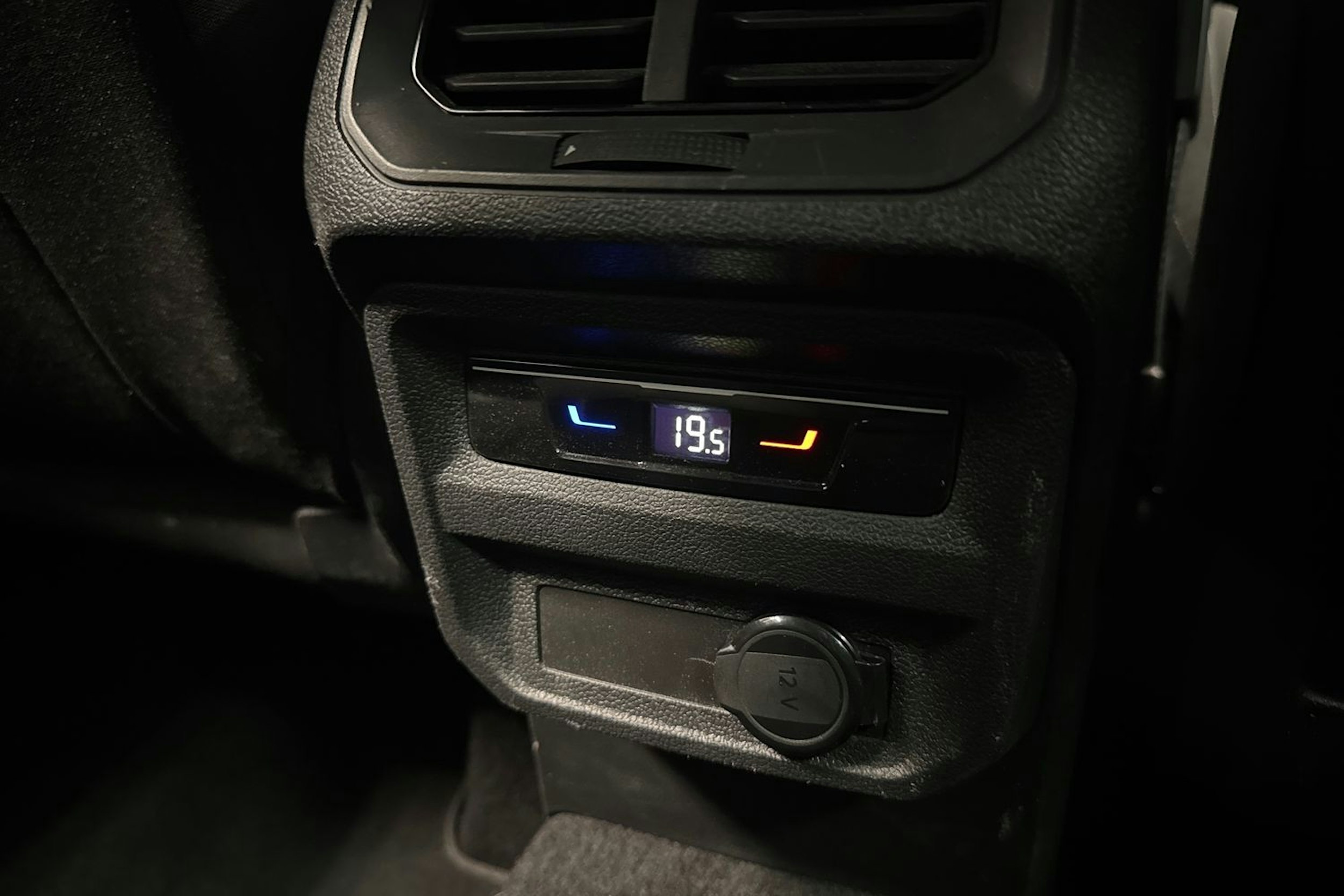 harmaa Volkswagen Tiguan 2022 kuva 31.