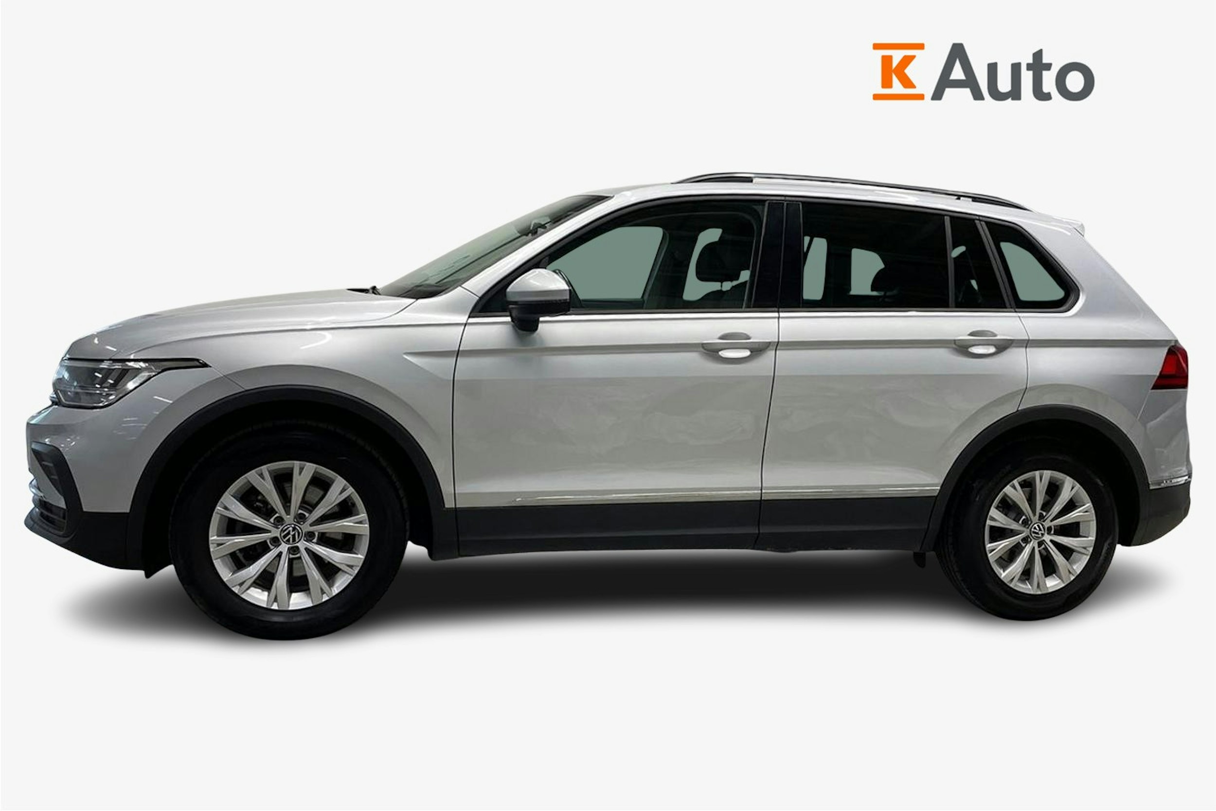 harmaa Volkswagen Tiguan 2022 kuva 6.