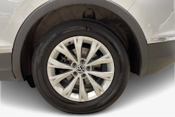 harmaa Volkswagen Tiguan 2022 kuva 11.