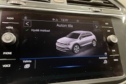 harmaa Volkswagen Tiguan 2022 kuva 18.