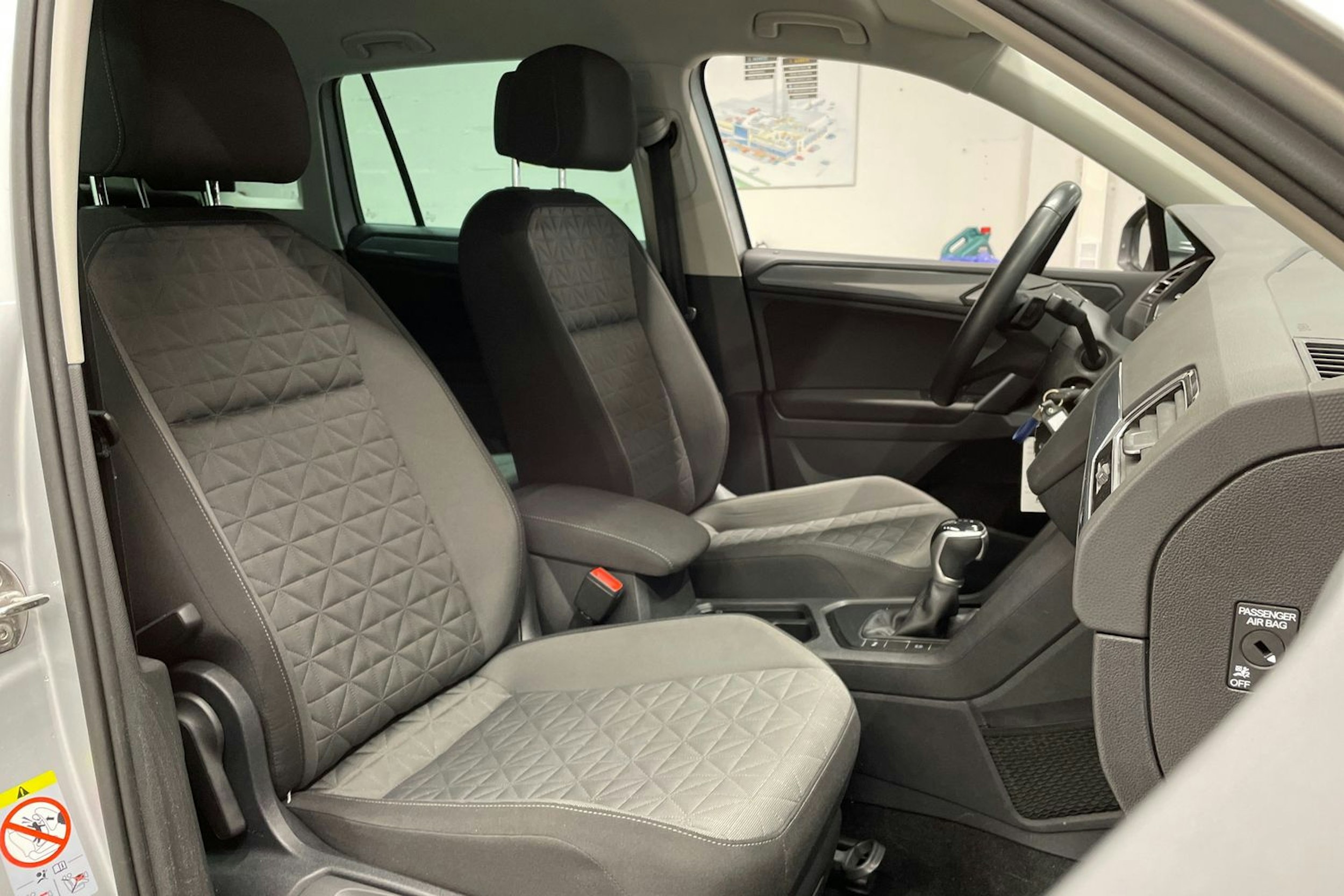 harmaa Volkswagen Tiguan 2022 kuva 27.