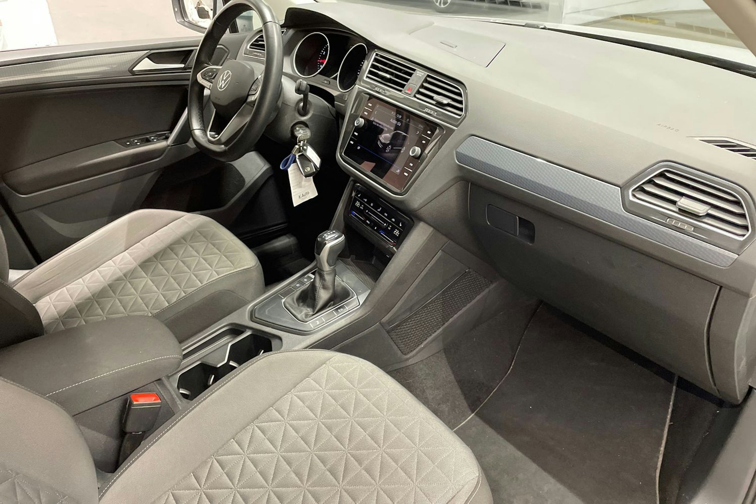 harmaa Volkswagen Tiguan 2022 kuva 29.