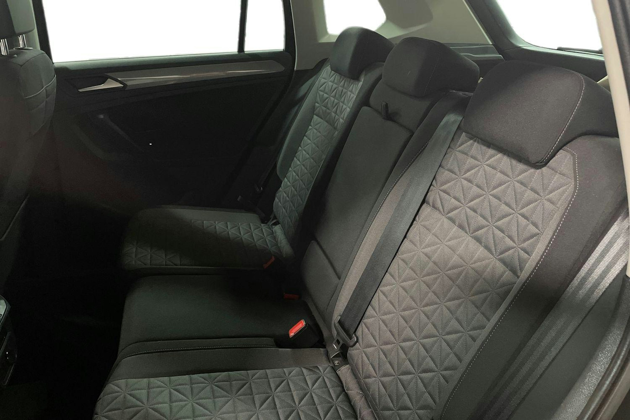 musta Volkswagen Tiguan 2022 kuva 10.