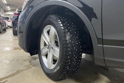 musta Volkswagen Tiguan 2022 kuva 13.